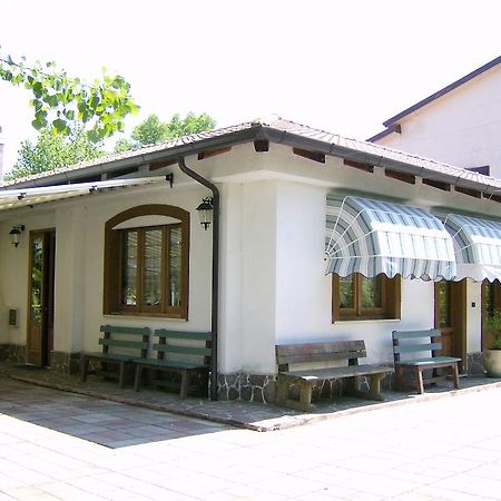 Hotel Zi Marianna Pertosa Екстериор снимка