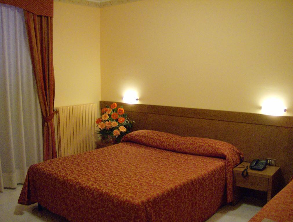 Hotel Zi Marianna Pertosa Стая снимка