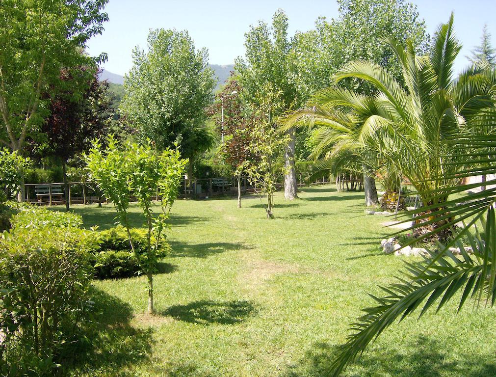 Hotel Zi Marianna Pertosa Екстериор снимка