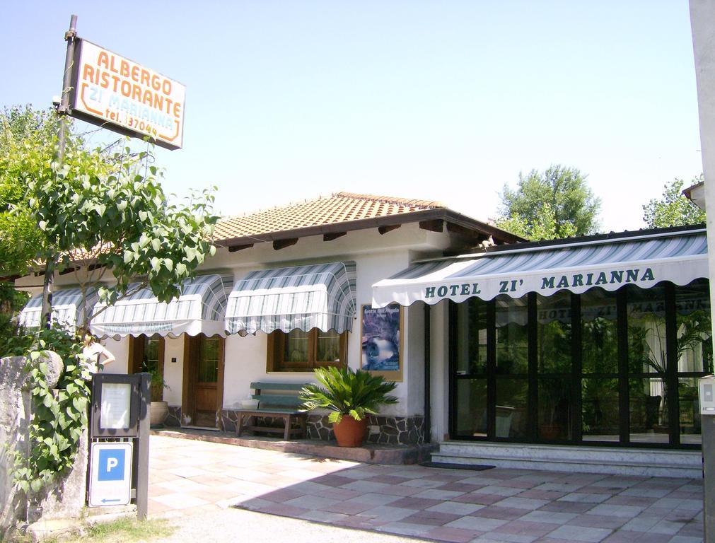 Hotel Zi Marianna Pertosa Екстериор снимка